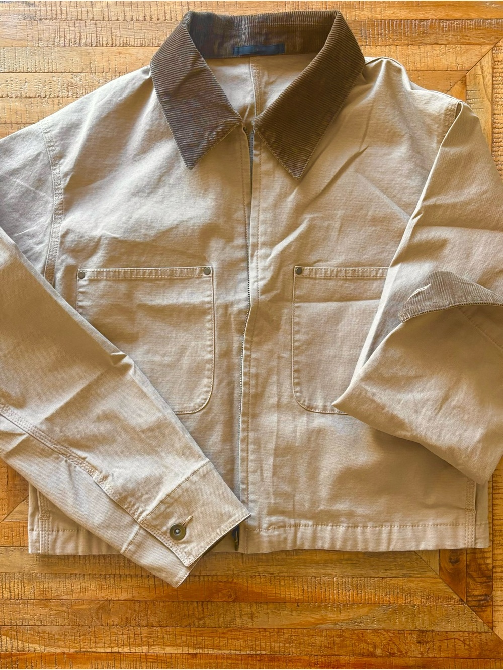Uniqlo short cotton Zip up Jacket with Brown Corduroy Collar and cuffs. NWOT